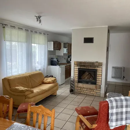 House By The Lake, Kashubia Tatil Evi Gowidlino